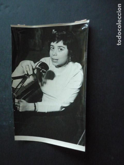 Fotografia antica: MADRID CONSUELO PERNIA RADIOAFICIONADA 1956 ANTIGUA FOTOGRAFIA ORIGINAL 18 X 12 CM