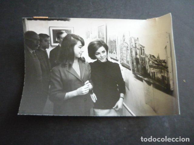 Fotografia antica: MADRID EXPOSICION DE ARTE CATALAN EN LA CASA DE CATALU&Ntilde;A 1964 ANTIGUA FOTOGRAFIA ORIGINAL 18 X 13 CM