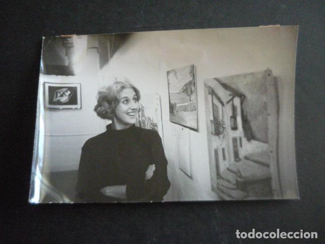 Fotografia antica: MADRID EXPOSICION DE ARTE CATALAN EN LA CASA DE CATALU&Ntilde;A 1964 ANTIGUA FOTOGRAFIA ORIGINAL 18 X 13 CM