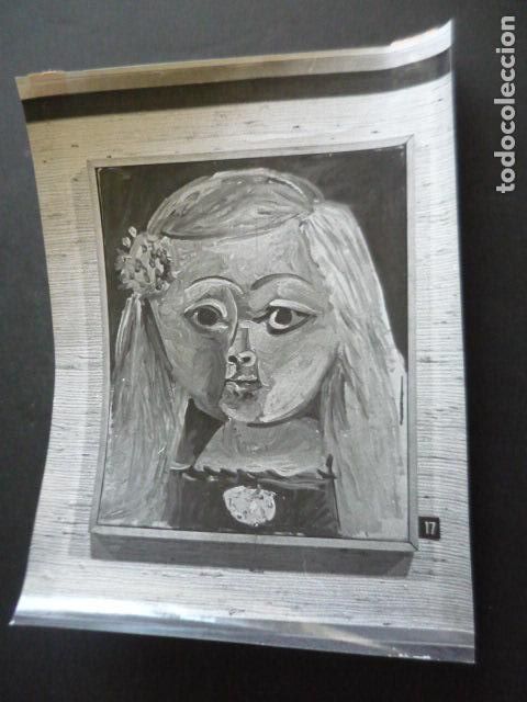 Fotograf&iacute;a antigua: BARCELONA EXPOSICION DEL PINTOR PABLO PICASSO 1969 SEGU&Iacute; FOT. ANTIGUA FOTOGRAFIA ORIGINAL 18 X 24 CM