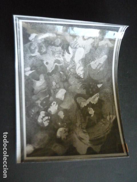 Alte Fotografie: MADRID SALA SKIRA EXPOSICION PINTOR NAVARRO RAM&Oacute;N 1969 ANTIGUA FOTOGRAFIA ORIGINAL 18 X 24 CM
