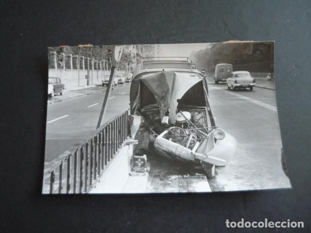 Alte Fotografie: MADRID CALLE ALFONSO XII AUTOMOVIL ACCIDENTADO ANTIGUA FOTOGRAFIA ORIGINAL 12 X 18 CM