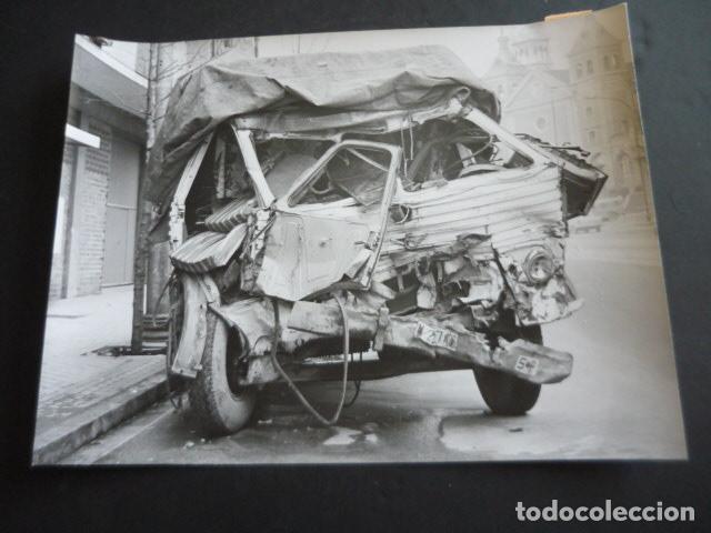 Fotografia antiga: MADRID CAMION ACCIDENTADO ANTIGUA FOTOGRAFIA ORIGINAL 24 X 18 CM