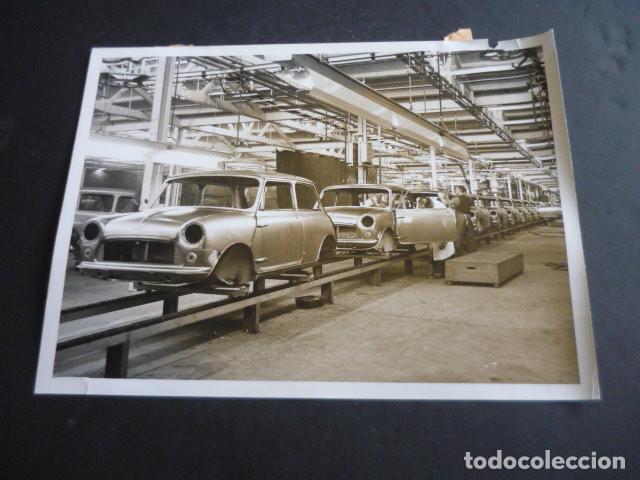 Fotografia antiga: FABRICA AUTOMOVIL AUSTIN EN BIRMINGHAM ANTIGUA FOTOGRAFIA ORIGINAL 15 X 20 CM