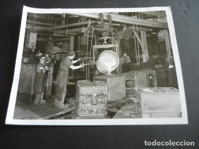 Fotografia antica: FABRICA AUTOMOVIL AUSTIN EN BIRMINGHAM ANTIGUA FOTOGRAFIA ORIGINAL 15 X 20 CM