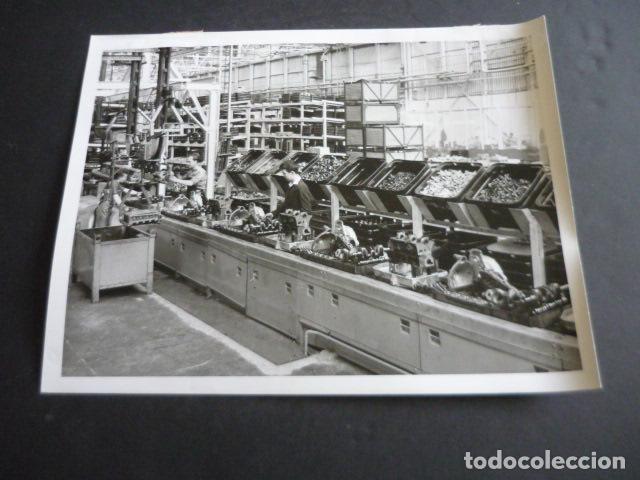 Fotografia antiga: FABRICA AUTOMOVIL AUSTIN EN BIRMINGHAM ANTIGUA FOTOGRAFIA ORIGINAL 15 X 20 CM
