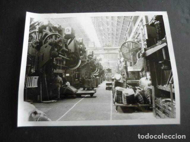 Fotografia antica: FABRICA AUTOMOVIL AUSTIN EN BIRMINGHAM ANTIGUA FOTOGRAFIA ORIGINAL 15 X 20 CM