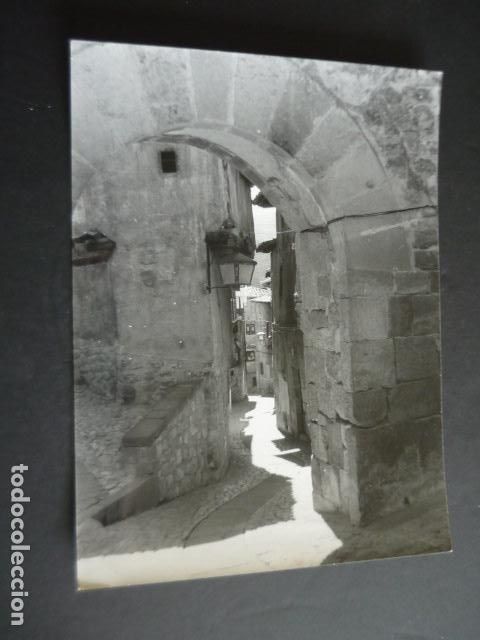 Fotografia antica: ALBARRACIN TERUEL ANTIGUA FOTOGRAFIA ORIGINAL 17 X 23 CM