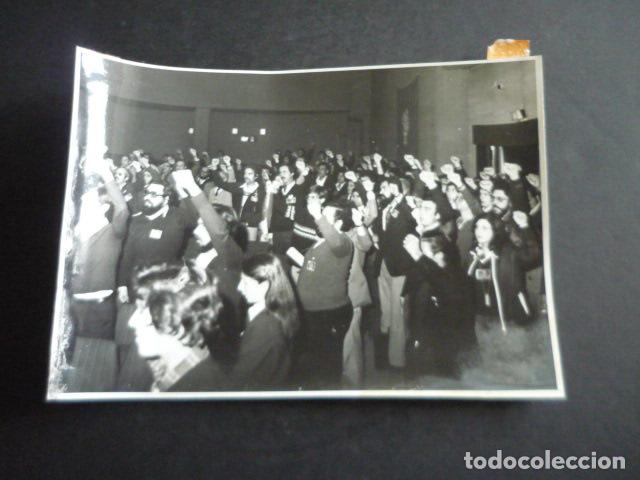 Fotograf&iacute;a antigua: CADIZ ASAMBLEA SOCIALISTAS ANDALUCES PSOE TRANSICCION 1978 FOTOGRAFIA ORIGINAL 18 X 13 CM