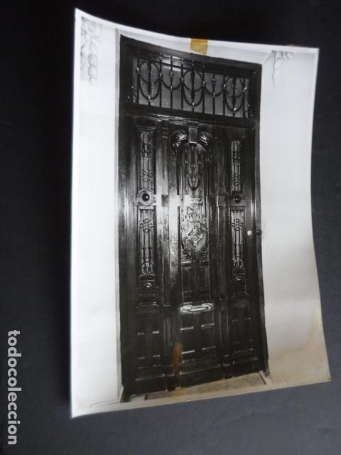 Fotograf&iacute;a antigua: MADRID SEDE DEL PARTIDO DEL TRABAJO DE ESPA&Ntilde;A TRANSICCION 1977 FOTOGRAFIA 18 X 24 CM