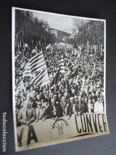 Fotografia antica: BARCELONA MANIFESTACON FOTOGRAFIA 18 X 24 CM
