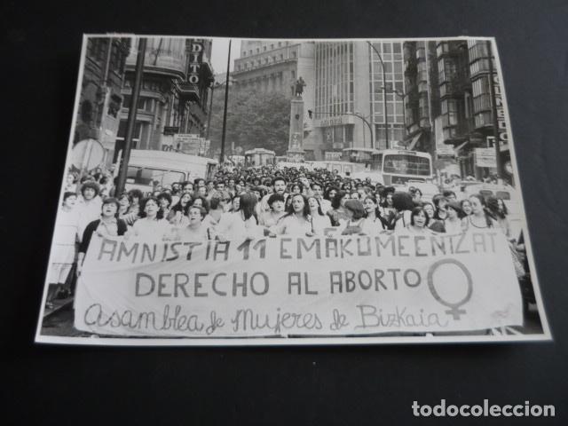 Photographie ancienne: BILBAO MANIFESTACON JUICIO ABORTO FOTOGRAFIA 18 X 24 CM