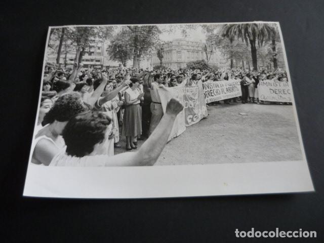 Fotografia antiga: BILBAO MANIFESTACON JUICIO ABORTO FOTOGRAFIA 18 X 24 CM