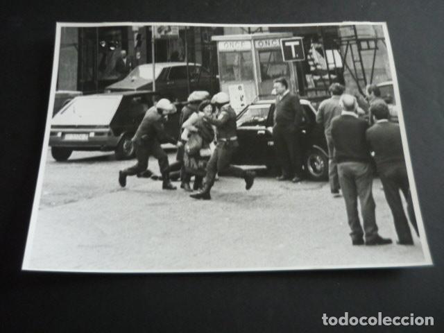 Fotograf&iacute;a antigua: BILBAO MANIFESTACON JUICIO ABORTO FOTOGRAFIA 18 X 24 CM