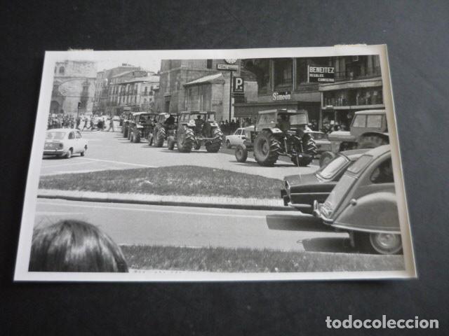 Antique Photography: LEON MANIFESTACION CONTRA CENTRAL NUCLEAR FOTOGRAFIA 13 X 18 CM GERARDO F. GABALDON FOTOGRAFO