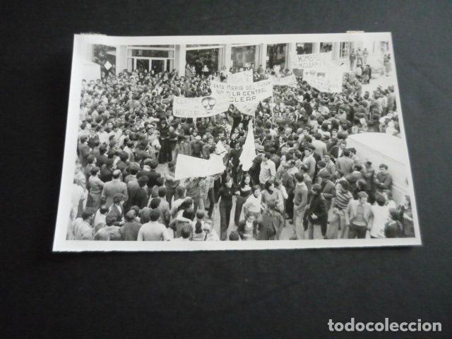 Antique Photography: LEON MANIFESTACION CONTRA CENTRAL NUCLEAR FOTOGRAFIA 13 X 18 CM GERARDO F. GABALDON FOTOGRAFO