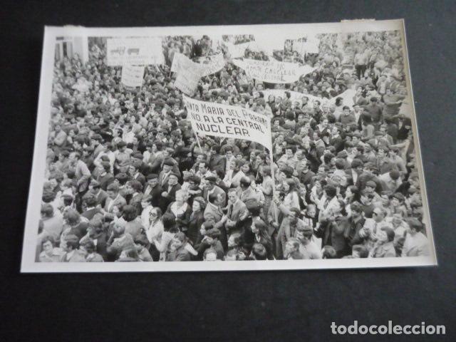Antique Photography: LEON MANIFESTACION CONTRA CENTRAL NUCLEAR FOTOGRAFIA 13 X 18 CM GERARDO F. GABALDON FOTOGRAFO