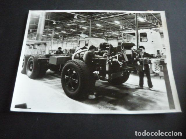 Fotograf&iacute;a antigua: VENEZUELA FABRICA DE AUTOMOVILES PEGASO ANTIGUA FOTOGRAFIA ORIGINAL 18 X 24 CM