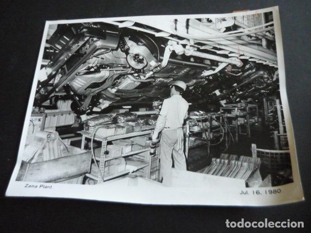 Fotografia antica: JAPON FABRICA DE AUTOMOVILES NISSAN DATSUN ANTIGUA FOTOGRAFIA ORIGINAL 18 X 24 CM