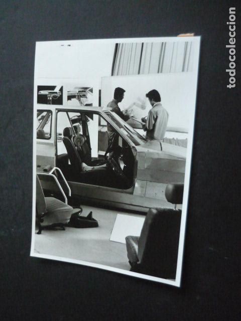 Fotografia antica: JAPON FABRICA DE AUTOMOVILES MAZDA ANTIGUA FOTOGRAFIA ORIGINAL 18 X 13 CM