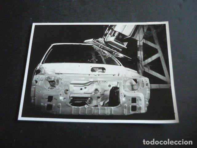 Fotografia antica: JAPON FABRICA DE AUTOMOVILES MAZDA ANTIGUA FOTOGRAFIA ORIGINAL 18 X 13 CM