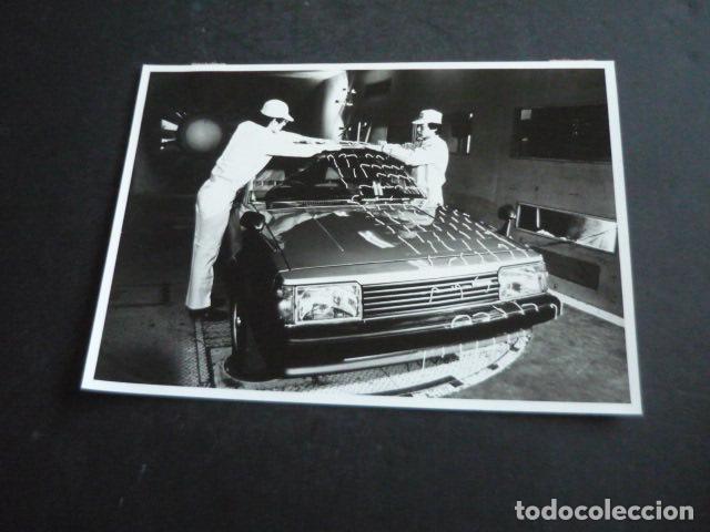 Fotografia antica: JAPON FABRICA DE AUTOMOVILES MAZDA ANTIGUA FOTOGRAFIA ORIGINAL 18 X 13 CM