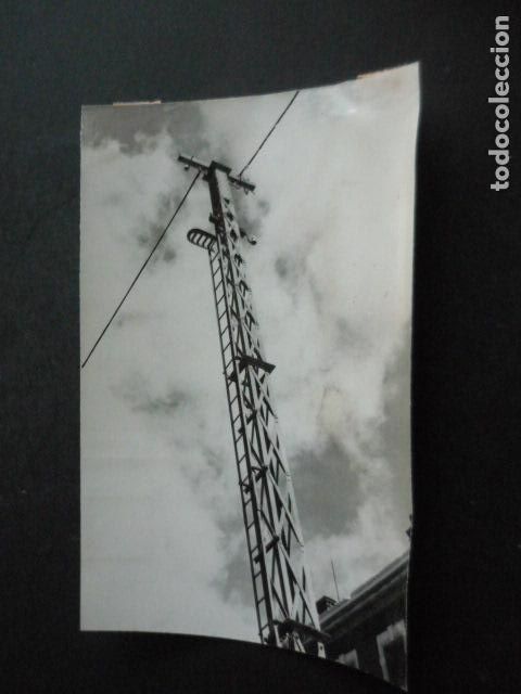 Fotograf&iacute;a antigua: MADRID POSTE EN LA CALLE SAGASTA ANTIGUA FOTOGRAFIA ORIGINAL 12 X 18 CM