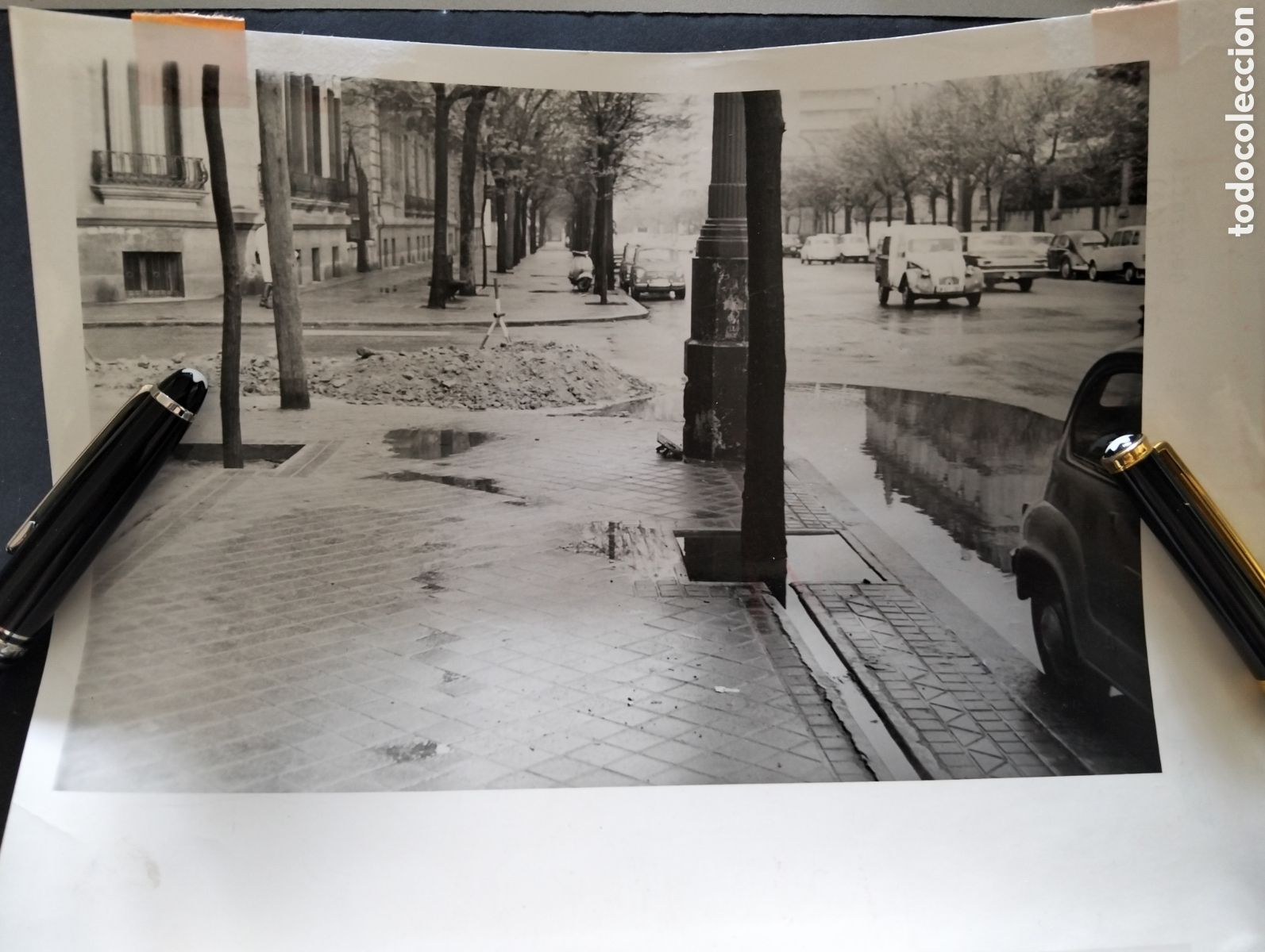 Alte Fotografie: MADRID OBRAS EN CALLE ANTIGUA FOTOGRAFIA ORIGINAL 18 X 24 CM