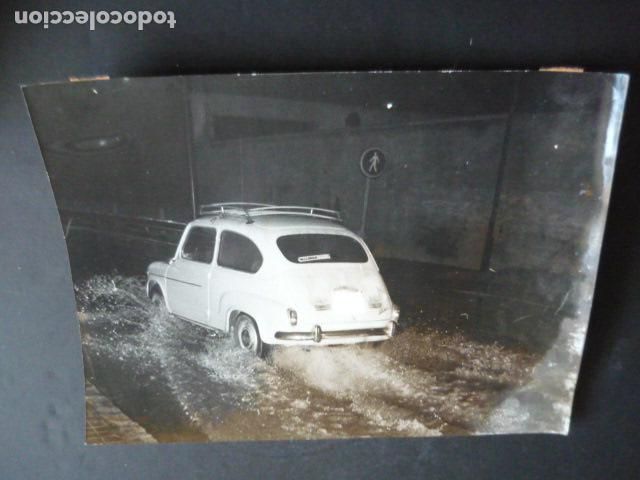 Fotograf&iacute;a antigua: MADRID AVENIDA CIUDAD DE BARCELONA SOCAVON SEAT 600 ANTIGUA FOTOGRAFIA ORIGINAL 18 X 24 CM