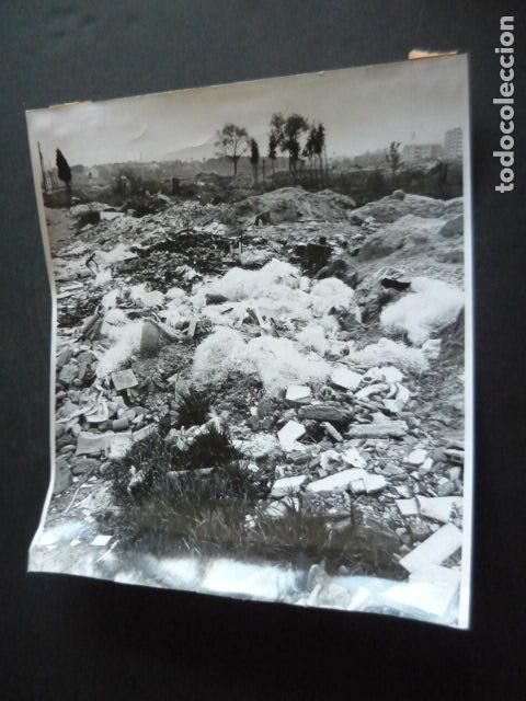 Fotograf&iacute;a antigua: MADRID RIO MANZANARES ESCOMBROS ANTIGUA FOTOGRAFIA ORIGINAL 18 X 24 CM