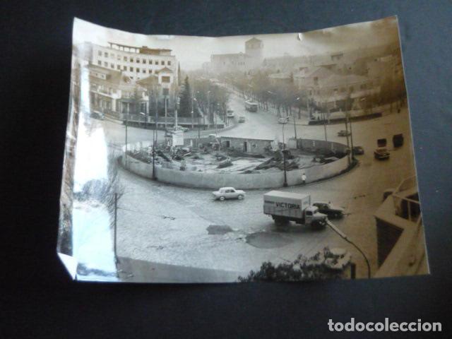 Fotograf&iacute;a antigua: MADRID OBRAS EN LA PLAZA DE LA REPUBLICA ARGENTINA MONUMENTO ANTIGUA FOTOGRAFIA ORIGINAL 24 X 18 CM