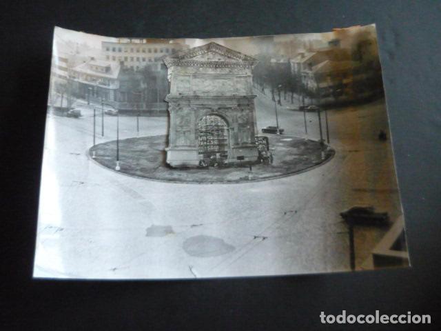 Fotograf&iacute;a antigua: MADRID OBRAS EN LA PLAZA DE LA REPUBLICA ARGENTINA MONUMENTO ANTIGUA FOTOGRAFIA ORIGINAL 24 X 18 CM
