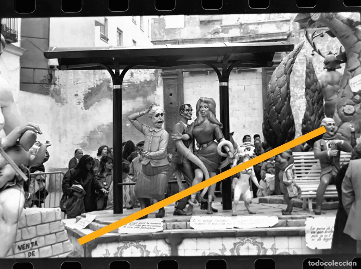 Fotograf&iacute;a antigua: Antiguo negativo de fotograf&iacute;a. Falla. Fallas de Valencia. A&ntilde;o 1988