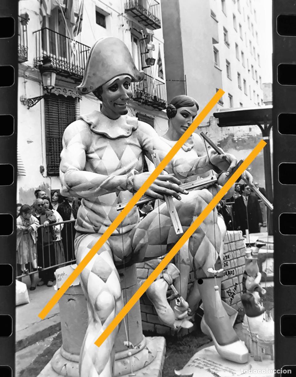 Fotograf&iacute;a antigua: Antiguo negativo de fotograf&iacute;a. Falla. Fallas de Valencia. A&ntilde;o 1988
