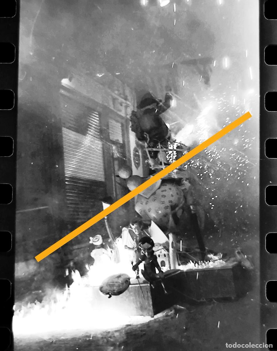 Fotograf&iacute;a antigua: Antiguo negativo de fotograf&iacute;a. Falla. Fallas de Valencia. A&ntilde;o 1985