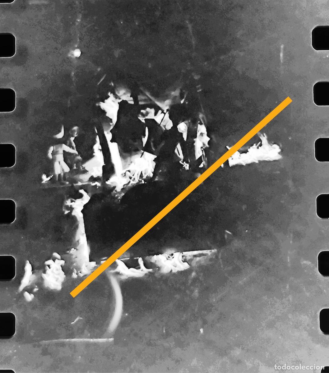 Fotograf&iacute;a antigua: Antiguo negativo de fotograf&iacute;a. Falla. Fallas de Valencia. A&ntilde;o 1985
