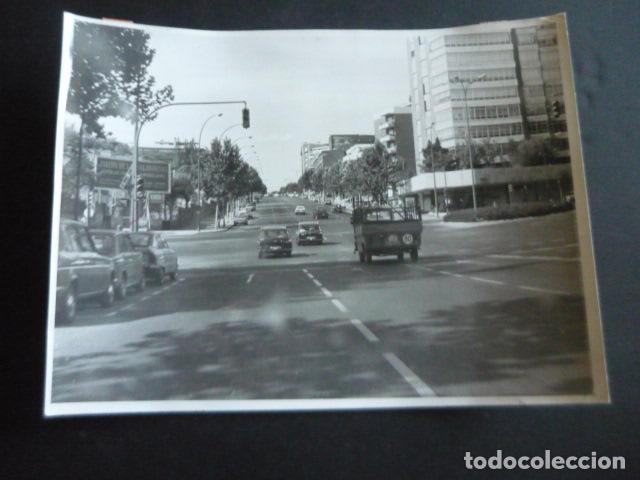Fotograf&iacute;a antigua: MADRID VISTA DE UNA CALLE ANTIGUA FOTOGRAFIA ORIGINAL 18 X 24 CM