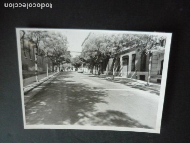 Alte Fotografie: MADRID UNA CALLE ANTIGUA FOTOGRAFIA ORIGINAL 18 X 13 CM