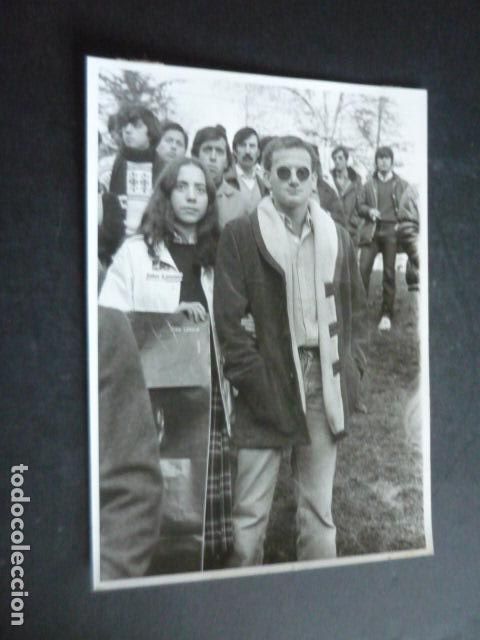 Fotograf&iacute;a antigua: MADRID PASEO DE JOHN LENON ANTIGUA FOTOGRAFIA ORIGINAL 18 X 13 CM