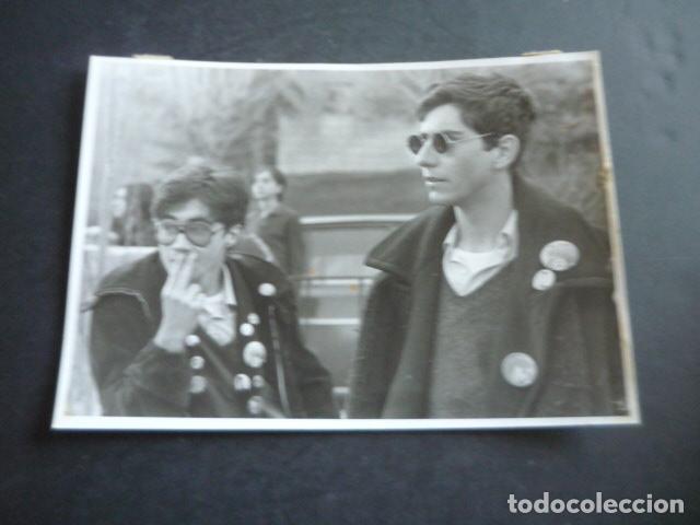 Fotograf&iacute;a antigua: MADRID PASEO DE JOHN LENON ANTIGUA FOTOGRAFIA ORIGINAL 18 X 13 CM
