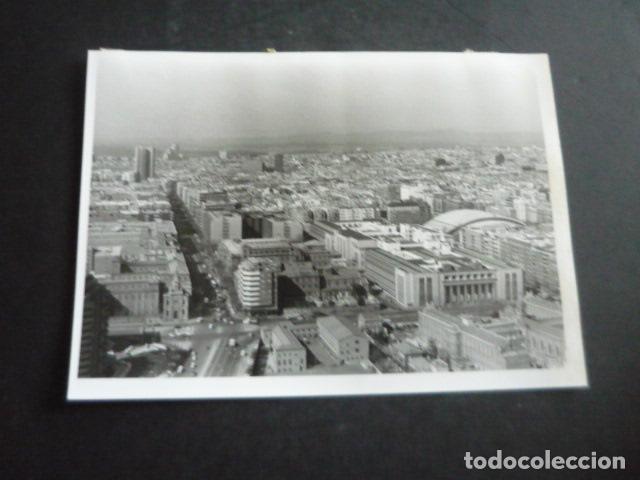 Fotograf&iacute;a antigua: MADRID VISTA DESDE TORRESPA&Ntilde;A DE RTVE ANTIGUA FOTOGRAFIA ORIGINAL 18 X 13 CM