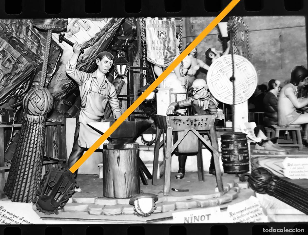 Fotograf&iacute;a antigua: Antiguo negativo de fotograf&iacute;a. Falla. Fallas de Valencia. A&ntilde;o 1985