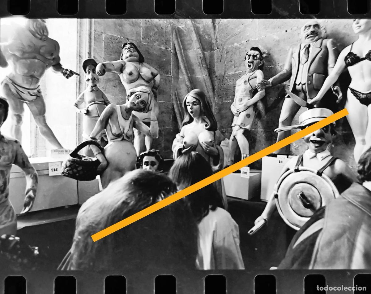 Fotograf&iacute;a antigua: Antiguo negativo de fotograf&iacute;a. Exposici&oacute;n del ninot. Falla. Fallas de Valencia. 1992.