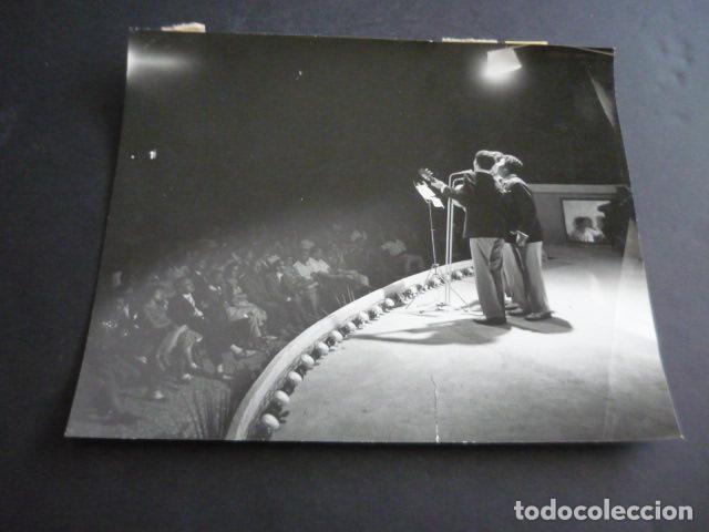 Fotograf&iacute;a antigua: BENIDORM ALICANTE FESTIVAL DE LA CANCION 1962 ANTIGUA FOTOGRAFIA 24 X 18 CM