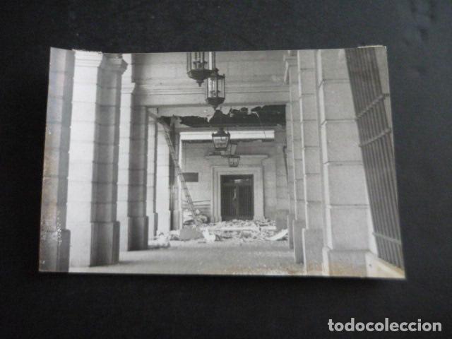 Fotograf&iacute;a antigua: SEVILLA ATENTADO CONTRA LA MAGISTRATURA DE TRABAJO 1977 ANTIGUA FOTOGRAFIA 13 X 18 CM