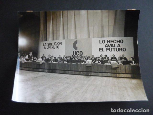 Alte Fotografie: MADRID 1978 PRIMER CONGRESO UCD PARTIDO POLITICO TRANSICCION ANTIGUA FOTOGRAFIA 24 X 18 CM