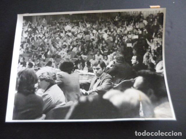 Fotografia antica: MADRID XXVIII CONGRESO DEL PSOE PARTIDO SOCIALISTA 1979 TRANSICION ANTIGUA FOTOGRAFIA 24 X 18 CM