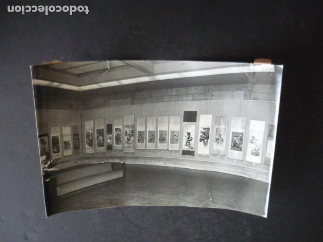 Fotograf&iacute;a antigua: MADRID BIBLIOTECA NACIONAL EXPOSICION PINTOR CHINO HOU-HSIH 1961 ANTIGUA FOTOGRAFIA 12 X 18 CM