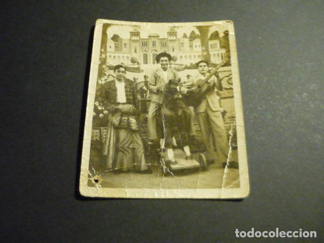 Fotografia antica: AMIGOS EN FERIA FOTOGRAFIA POR AMBULANTE MINUTERO 7 X 9 CM
