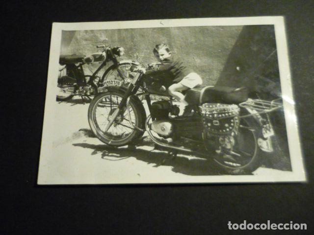 Fotografia antica: NI&Ntilde;O EN MOTO MONTESA ANTIGUA FOTOGRAFIA 11 X 8 CM